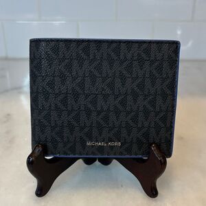 Michael Kors Cooper Signature Logo Billfold Wallet